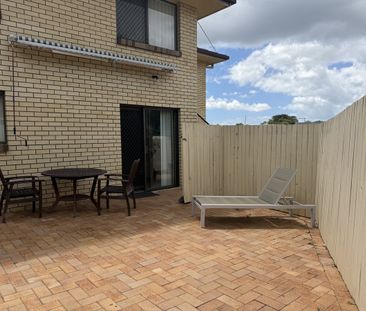 Large Home with Pool, City glimpses and Utilities Included! - Photo 3