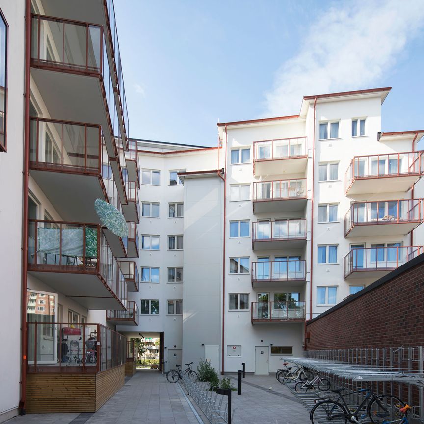 Fyrspannsgatan, Hässelby - Photo 1