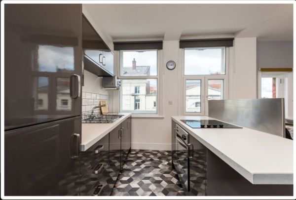 1 Bed Flat, Bold Place, L1 - Photo 1