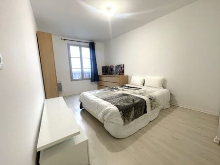 A LOUER - APPARTEMENT MEUBLÉ + BALCON + 2 PARKING - Photo 5