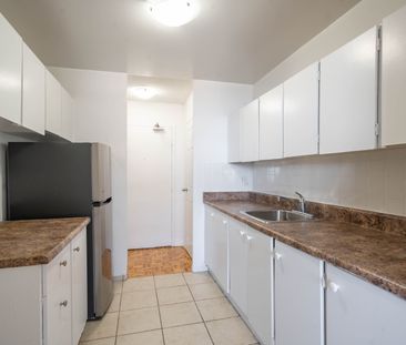For Lease - 5 Glamorgan Avenue Unit# 914, Toronto, Ontario - Photo 5