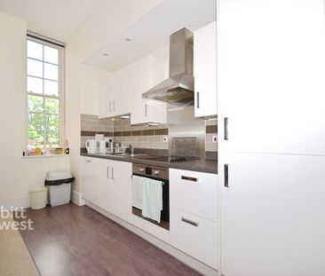 2 bedroom ground flat to rent - Photo 2