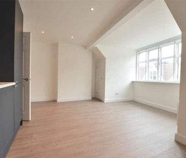 West Street, Reigate, Surrey, RH2 - Photo 2