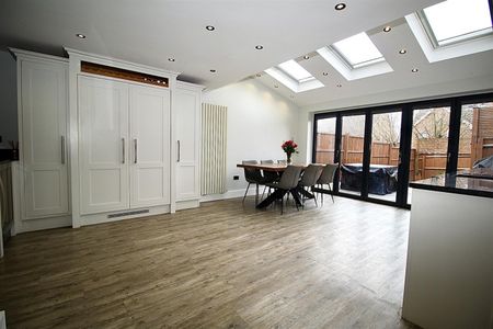 4 Bedroom House - Semi-Detached To Let - Photo 5