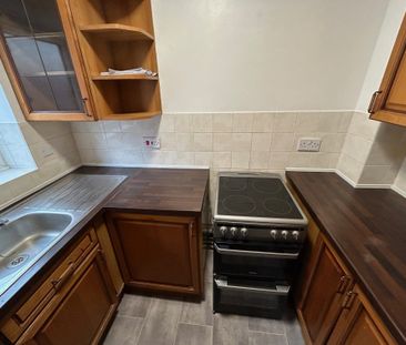 Briar Court, Dudley, DY2 - Photo 2