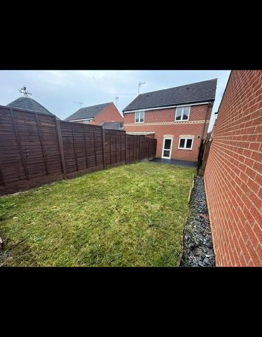 John Shelton Drive, Holbrooks, Coventry CV6 4PE - Photo 2