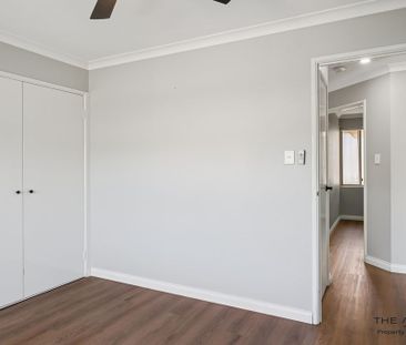 Beautifully renovated 3 bedroom - Photo 5
