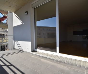HELLE GERÄUMIGE 2 Zimmer Wohnung mit niedrigen Heizkosten und einer... - Photo 2