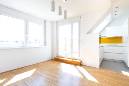 Charmante 2-Zimmer Dachgeschosswohnung bei Wilhelminenbergstraße - Photo 2