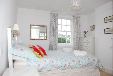 3 bedroom terraced house to rent - Photo 3