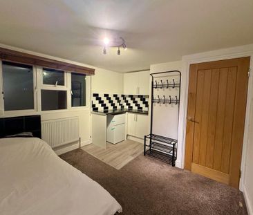 3 Bed Maisonette, Capworth Street, E10 - Photo 3