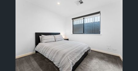 Easy to live in, easy to love - Photo 4