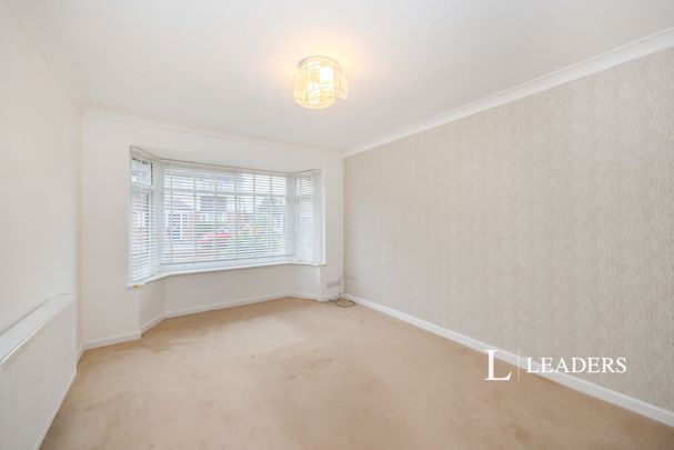 3 bedroom house to rent Invergordon Avenue, Drayton, Portsmouth, Hampshire, PO6 - Photo 1