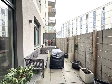 Perfekte Singlewohnung mit großzügiger Terrasse - 3,5 Hohe Decken! - Swimmingpool zur gemeinschaftlichen Nutzung vorhanden - Foto 5