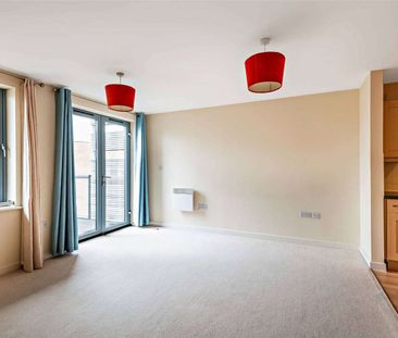 Two bedroom first floor apartment with allocated parking - Photo 3