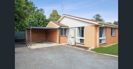 Beautifully Presented Unit in a Prime Bendigo Location - Photo 2