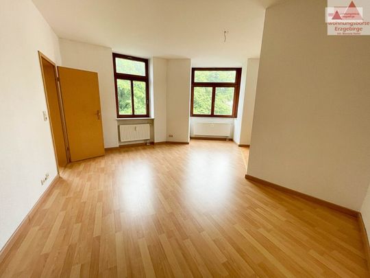 2-Raum-Wohnung mit neuen Fußböden in zentraler Lage von Aue - Foto 1