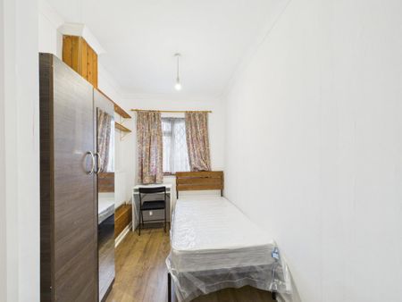 6 bedroom semi-detached house to rent - Photo 4