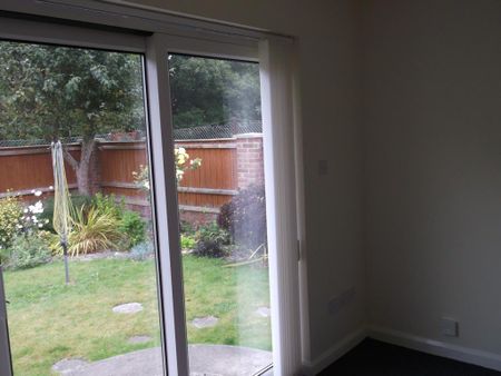 3 bedroom terraced house to rent - Photo 3