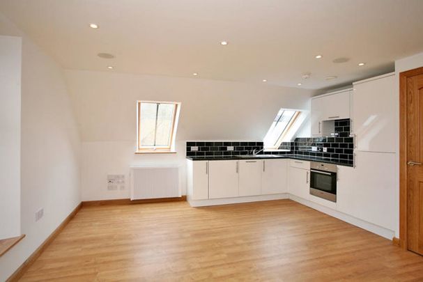 First Floor Flat, 21 The Square, AB34 4TX, Aboyne - Photo 1