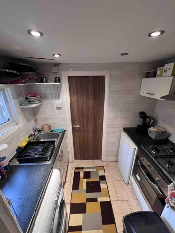 1 bedroom flat to rent - Photo 4