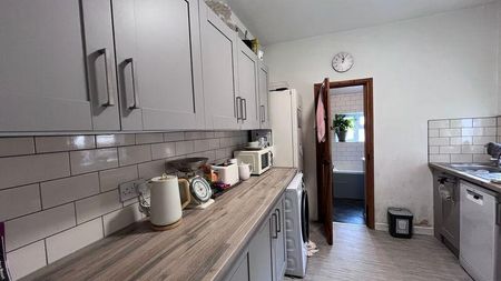 3 bedroom terraced house to rent - Photo 5