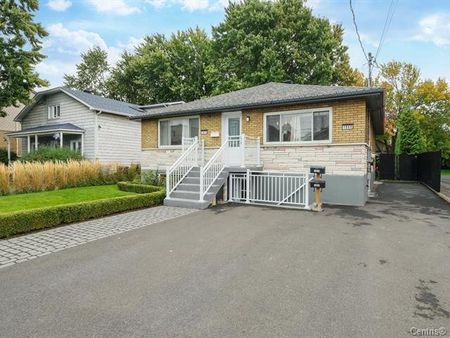 Maison à étages à Longueuil (Saint-Hubert) - Photo 2