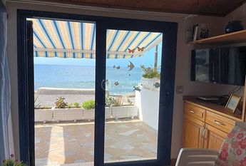 ** To rent 1 bedroom beach front house in Las Galletas