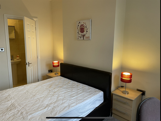 Room 4, Princes Road, Stoke-on-Trent - Photo 1