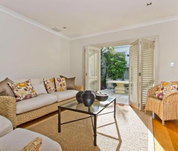 Modern & Spacious, North facing Family Home - Photo 6