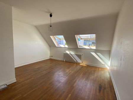 Location Appartement 4 pièces 90m² LYON 8ème - Photo 3