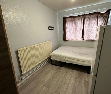 Room in a Shared House, Lordship Lane, N17 - Photo 2