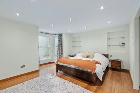 3 Bed Flat, Beauclerc Road, W6 - Photo 5