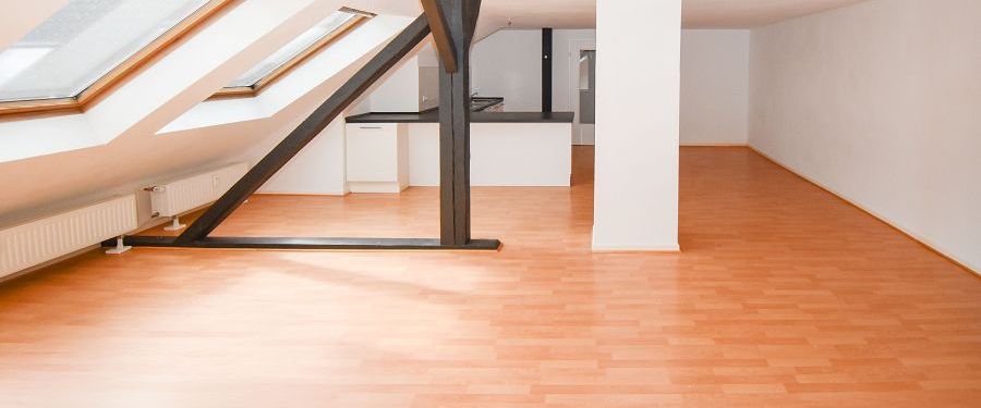 Sonnige Dachgeschosswohnung in der City von Hildesheim! - Foto 1
