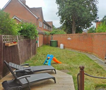 4 bedroom semi-detached house to rent - Photo 5