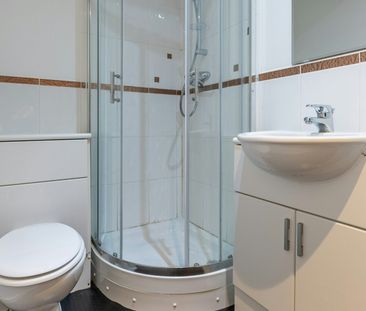 Flat to rent on - Photo 6