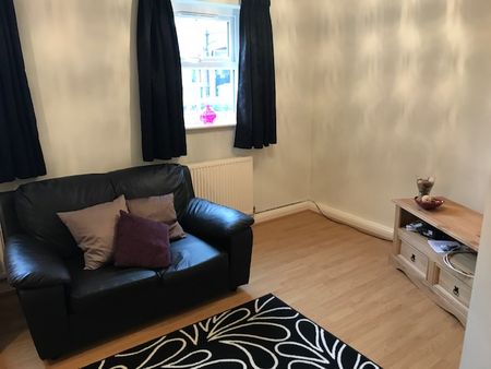 St Michaels Lane, Headingley, Leeds, LS6 3AL - Photo 3