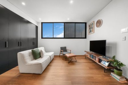 Fully Furnished Modern Apartment in the Heart of Alexandria – Move Right In! - Photo 3