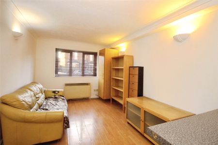 Graham Avenue, Mitcham, CR4 2HJ - Photo 2