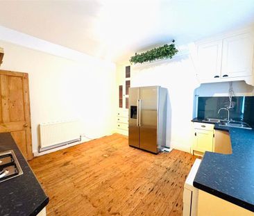 3 bedroom terraced house to rent - Photo 5