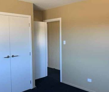 WESTPORT - 3 BEDROOM WITH APPLIANCES - Photo 5