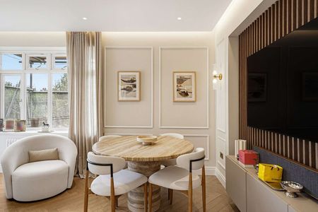 Exquisitely refurbished and beautifully furnished 2 bedroom, 2 bathroom apartment in a prestigious Westminster development with 24/7 concierge. - Photo 3