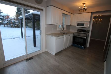 For Lease - 20 Brown Street, Barrie, Ontario - Photo 2