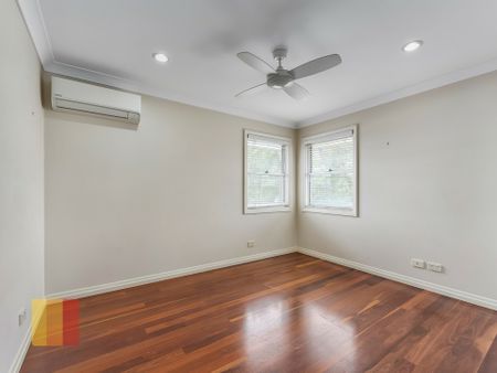 MODERN FAMILY HOME IN PADUA PRECINCT! - Photo 5