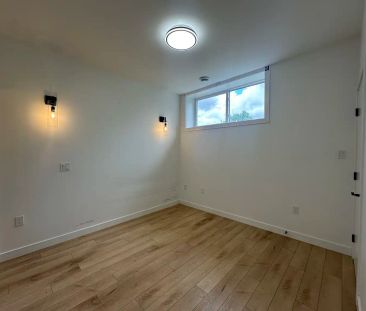 750 Moncton Avenue — 752 Moncton Ave - Photo 2