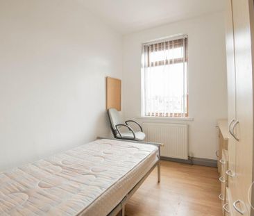 4 bedroom terraced house to rent - Photo 6