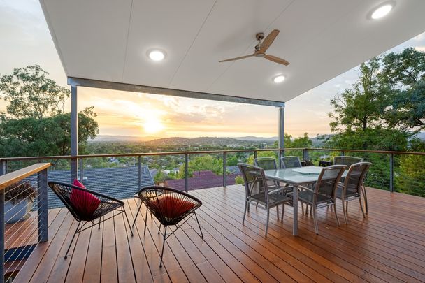 Stunning Home With Panoramic Views - Photo 1