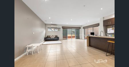 THE ESPLANADE LIVING - Photo 2