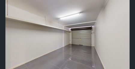 Modern Townhouse in a Highly Convenient Sunnybank Hills Location - Photo 3