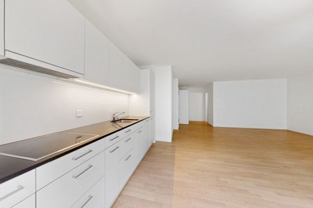 Modern, spacious and central living - Photo 5